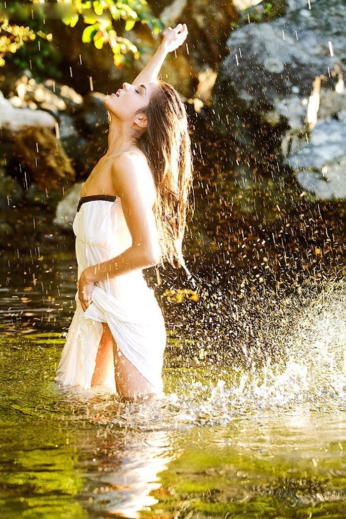 Marie Avgeropoulos in Liaoyang