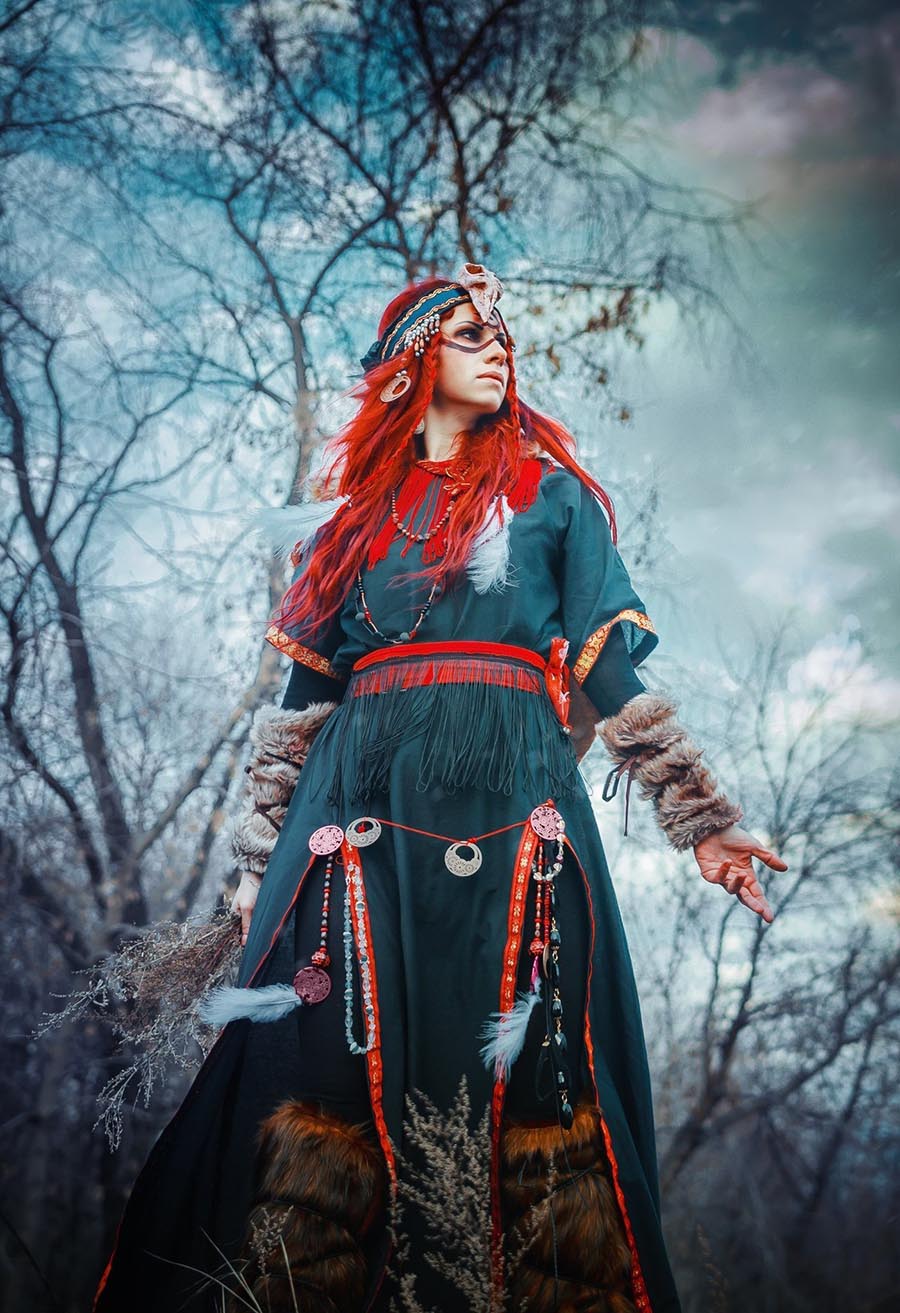 Take a pause and enjoy Girls in Slavic costumes — streaming from Liaoyang